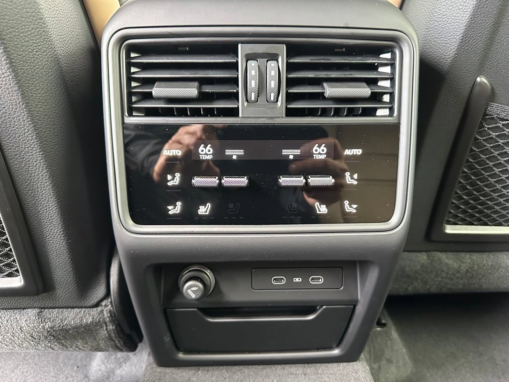Used 2026 Porsche Cayenne E-Hybrid Coupe AWD/4WD image 43