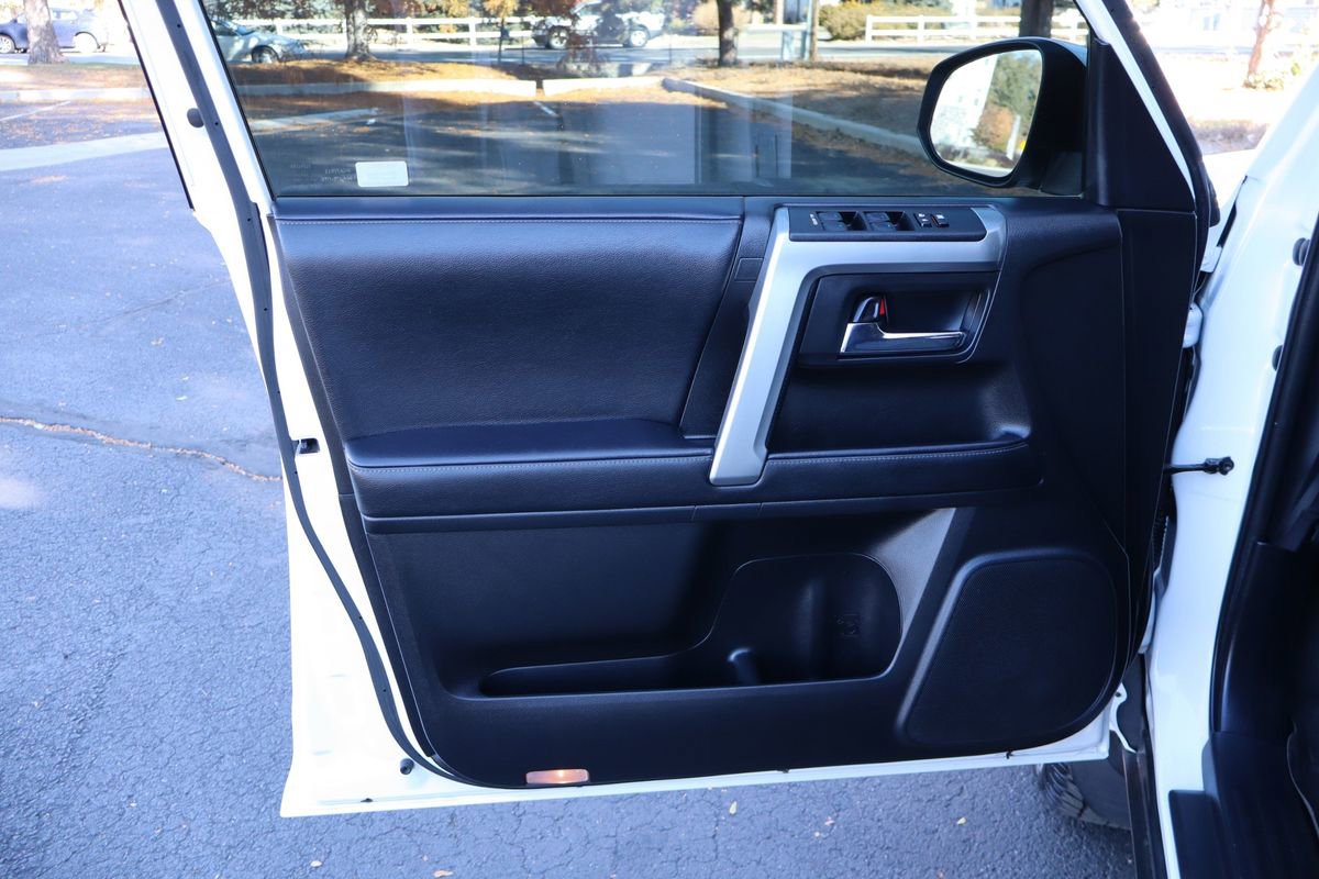 Used 2022 Toyota 4Runner SR5 Premium image 23