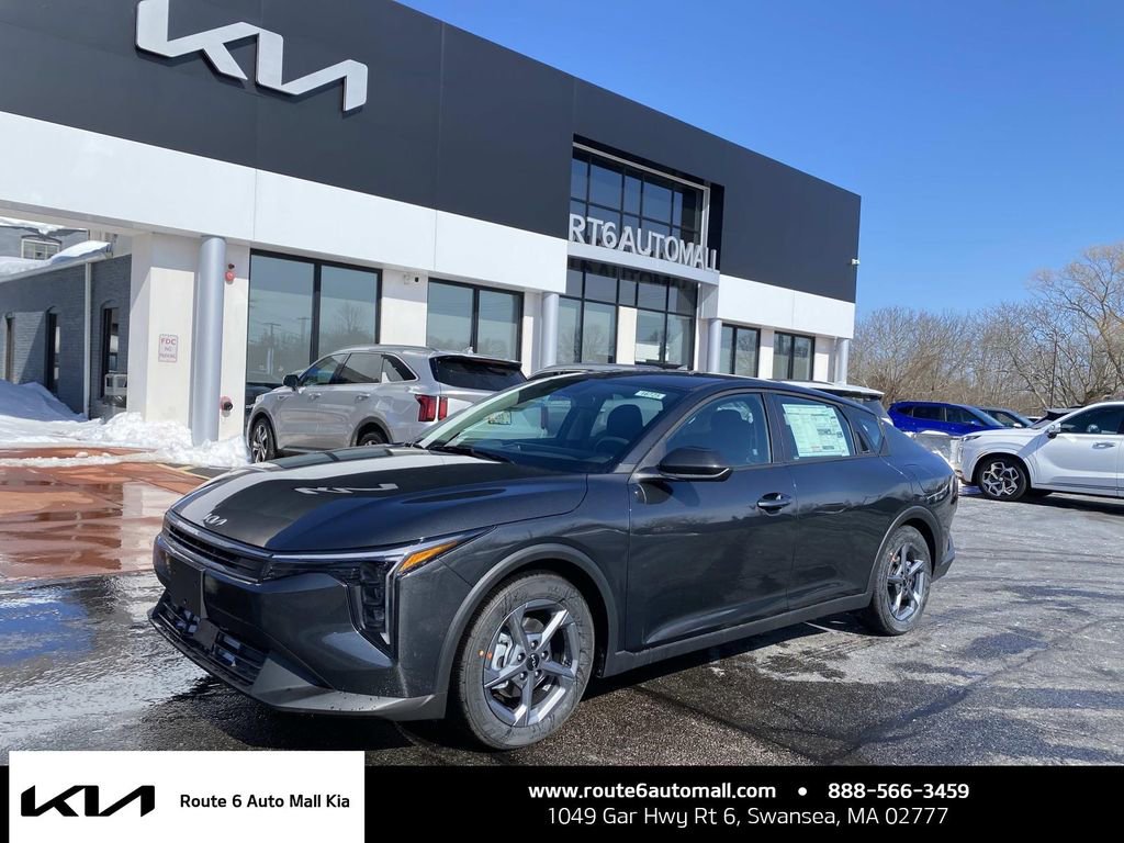 New 2026 Kia K4 LXS