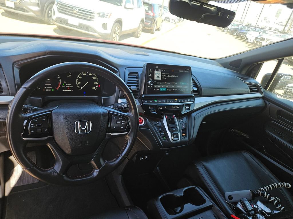 Used 2025 Honda Odyssey Sport-L image 15