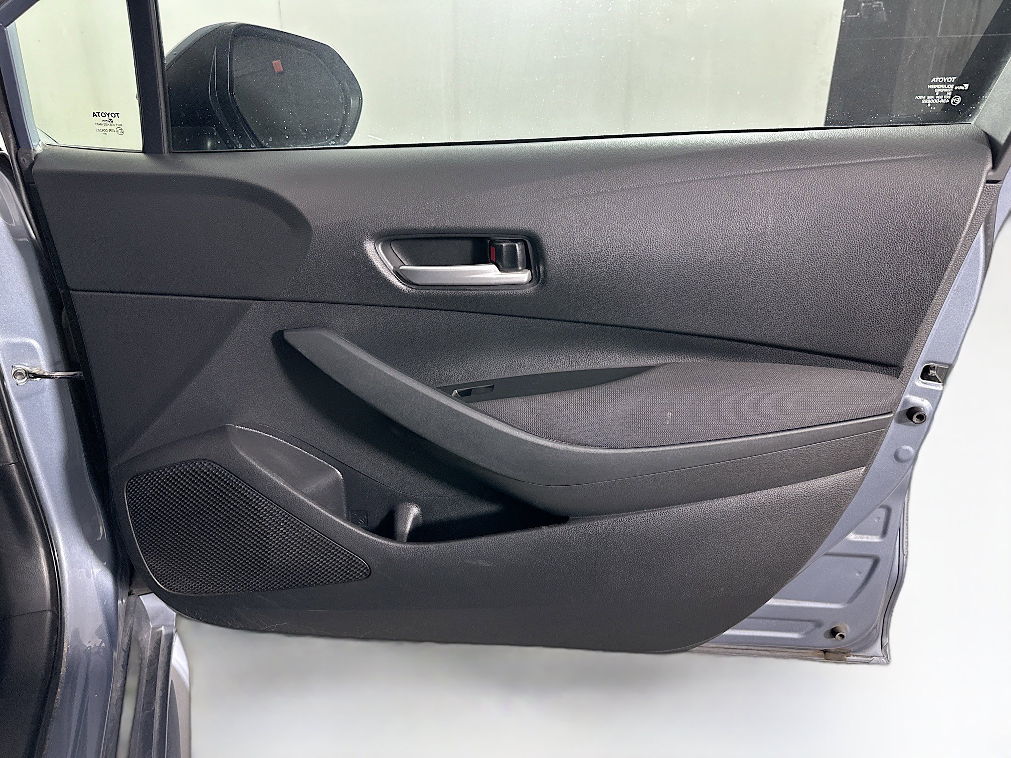 Used 2020 Toyota Corolla LE w/ LE Convenience Package image 29