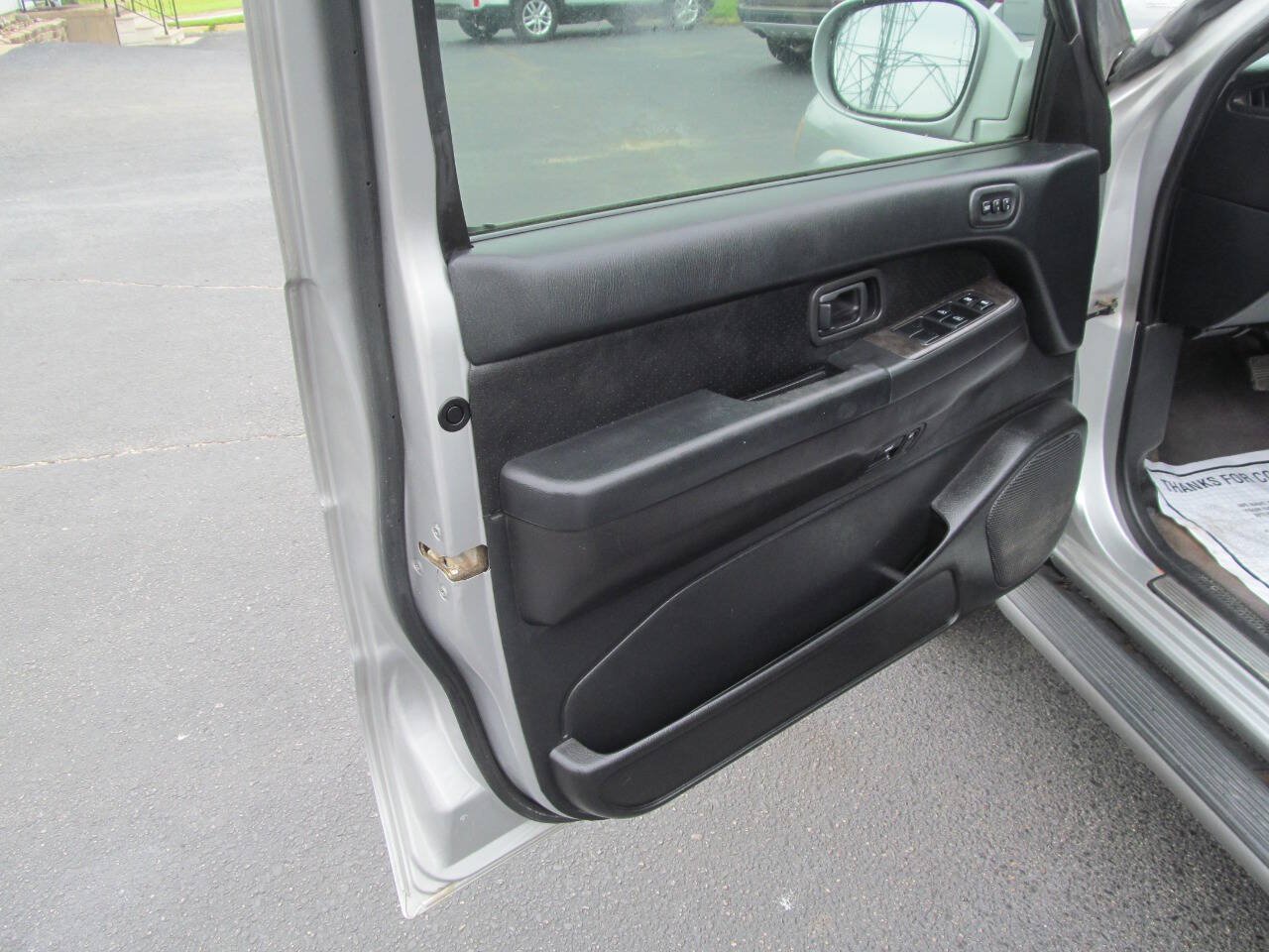 Used 2004 Nissan Pathfinder LE Platinum RWD image 7