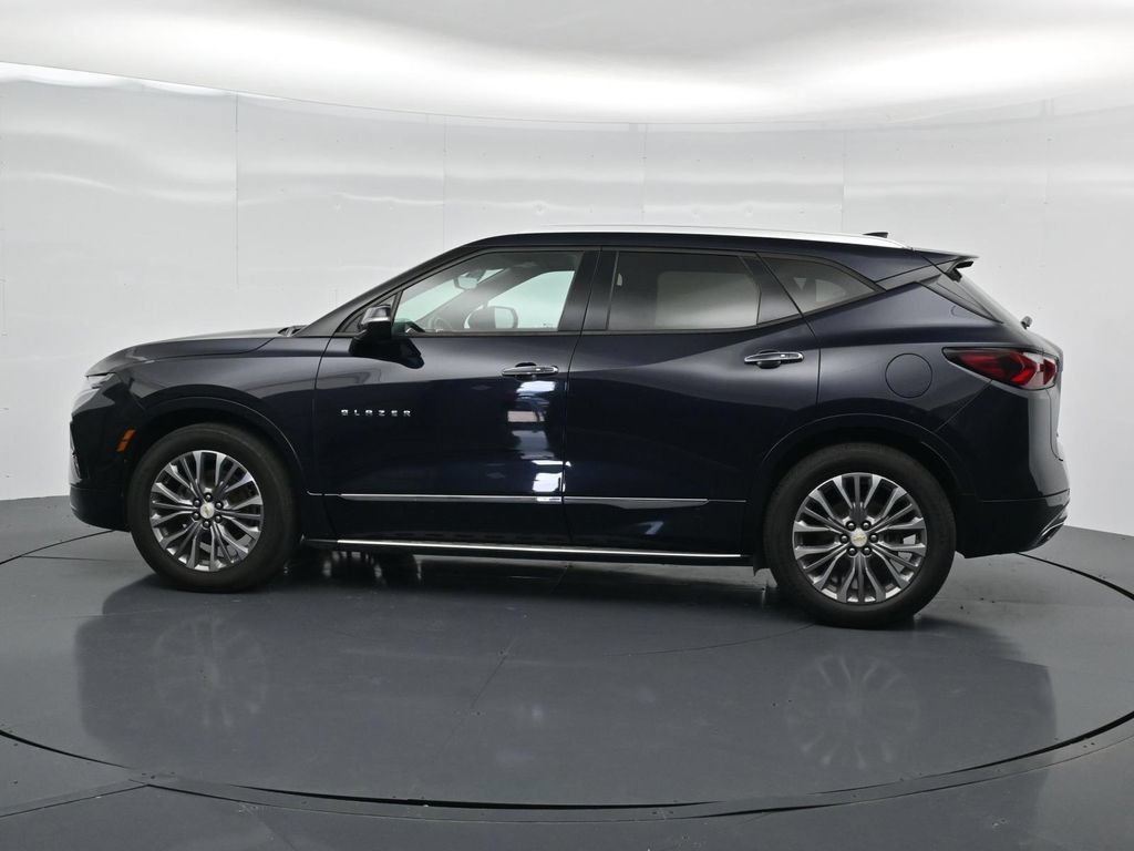 Used 2020 Chevrolet Blazer Premier w/ Driver Confidence II Package FWD image 4