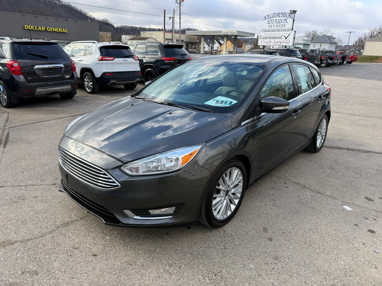 Used 2018 Ford Focus Titanium image 3