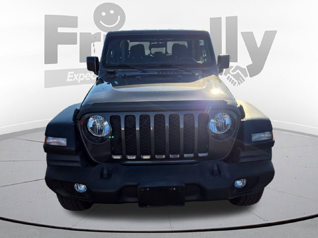 Used 2022 Jeep Gladiator Sport AWD/4WD image 2