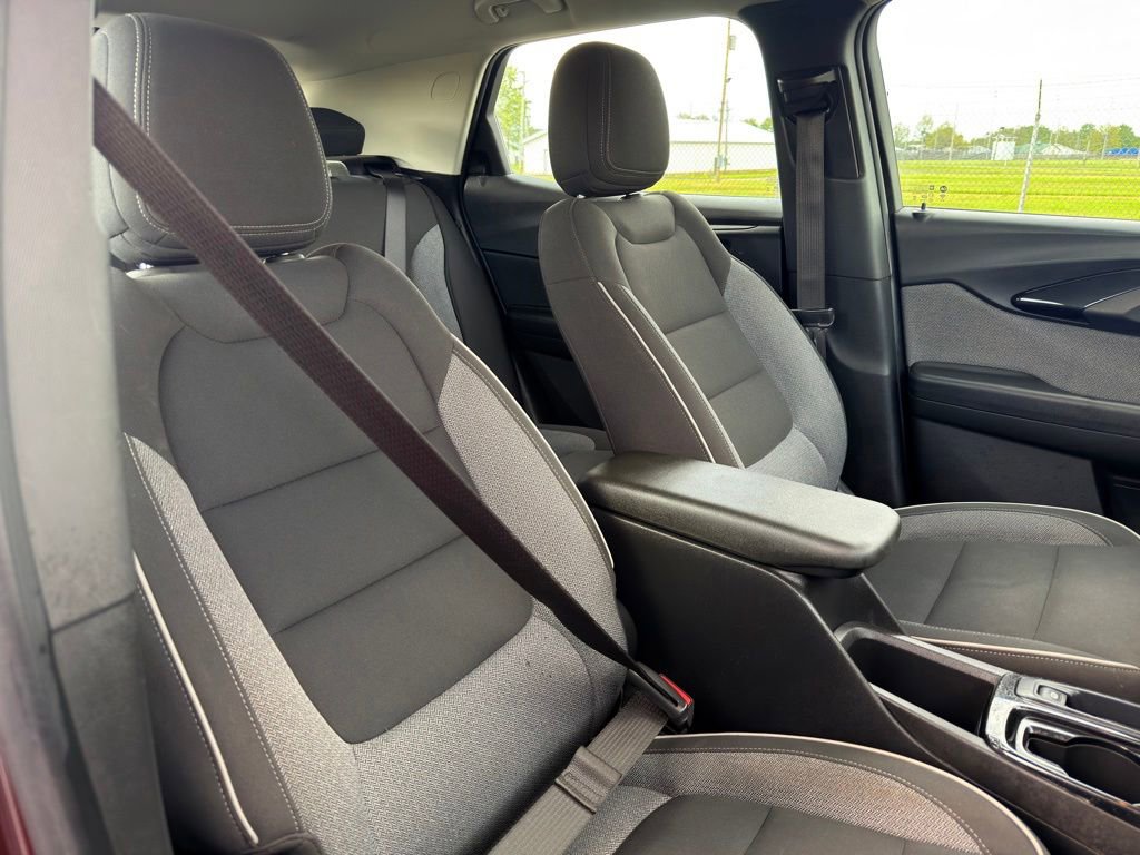 Used 2023 Chevrolet TrailBlazer LS FWD image 35