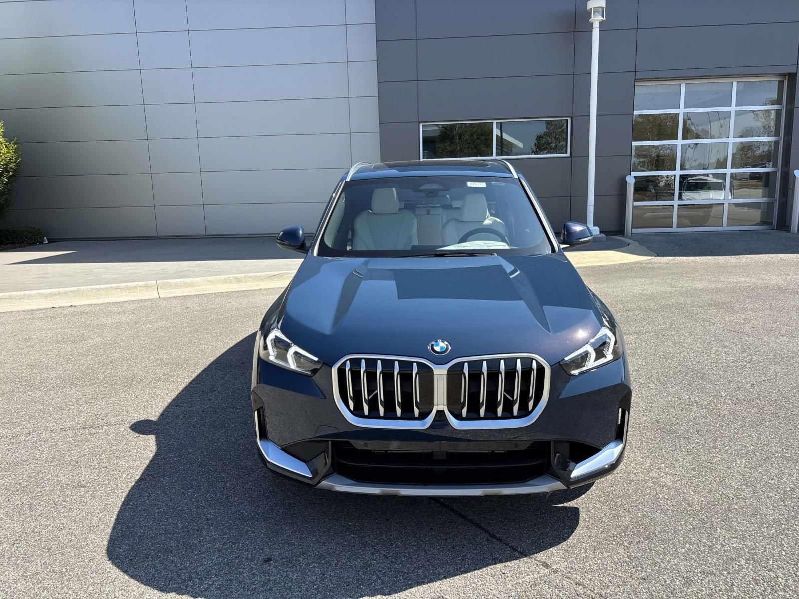 Used 2026 BMW X1 xDrive28i w/ Technology Package AWD/4WD image 2