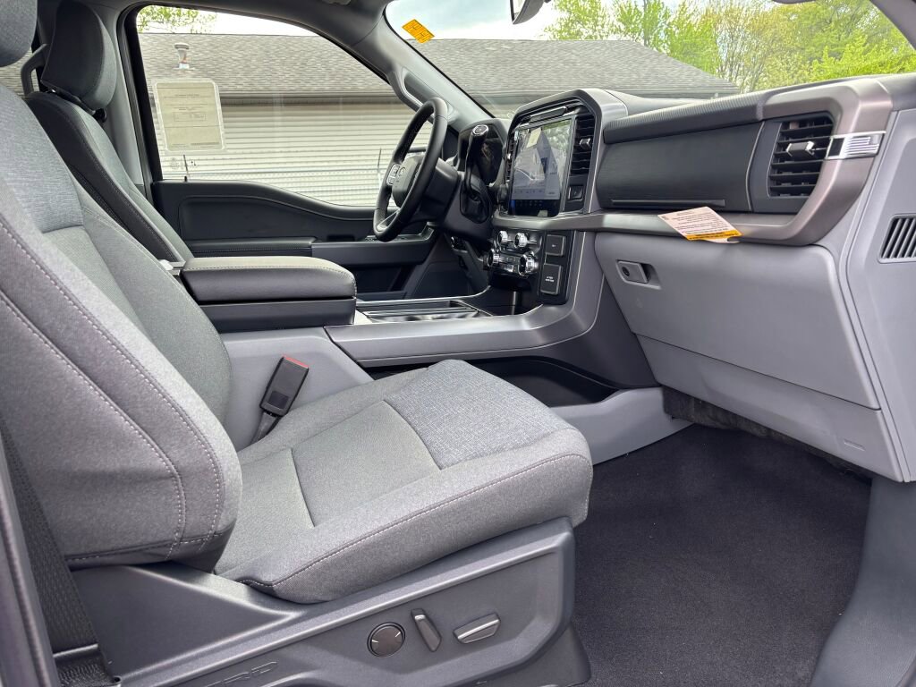 New 2025 Ford F150 XLT w/ Equipment Group 302A MID image 11