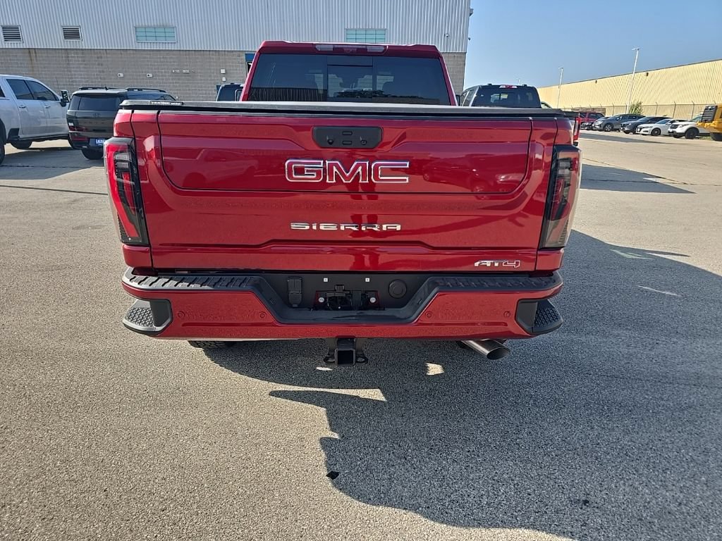 Used 2025 GMC Sierra 2500 AT4 w/ Technology Package AWD/4WD image 5