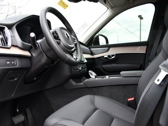 New 2025 Volvo XC90 T8 Plus w/ Protection Package Premier image 14