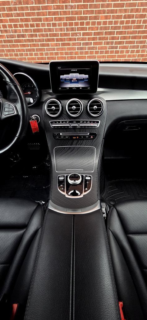 Used 2019 Mercedes-Benz GLC 300 4MATIC w/ AMG Line image 14