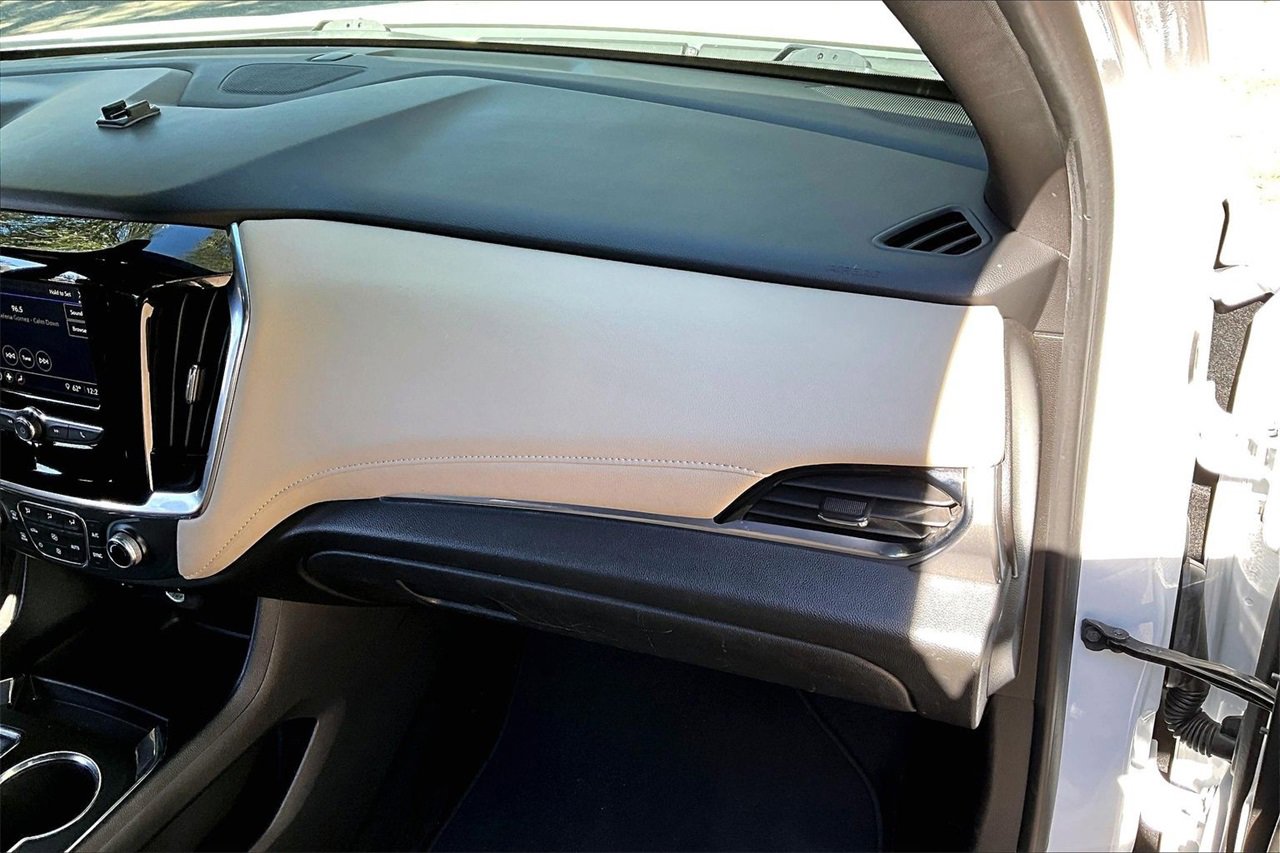 Used 2023 Chevrolet Traverse LS image 23