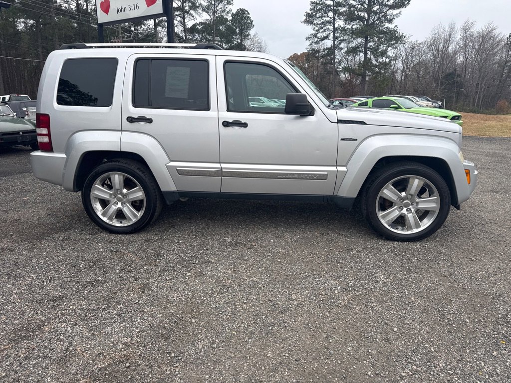 Used 2012 Jeep Liberty Limited Jet image 10