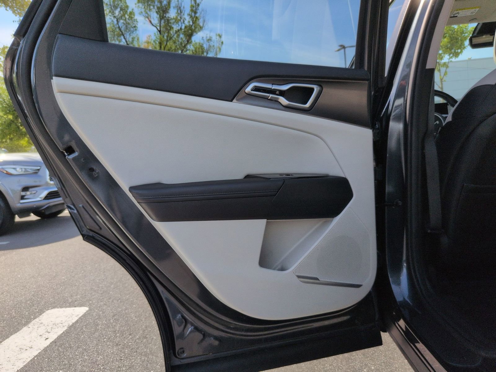 Used 2024 Kia Sportage EX image 27