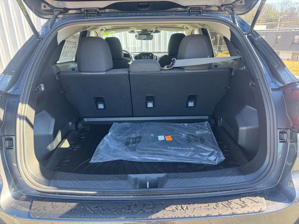 Used 2025 Subaru Crosstrek 2.0i Premium image 19
