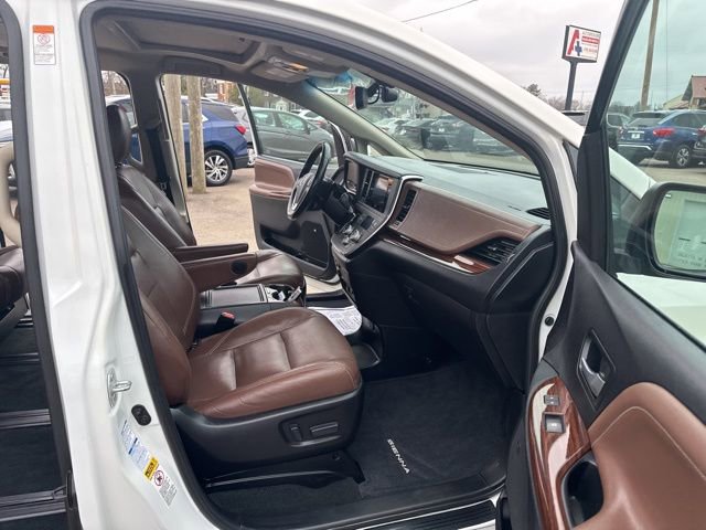 Used 2016 Toyota Sienna Limited Premium image 17