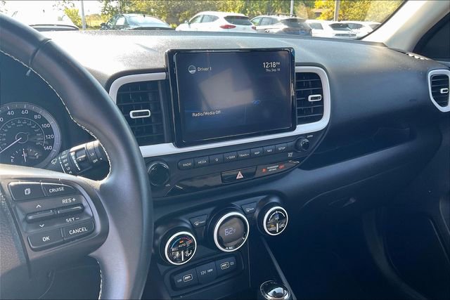 Certified 2022 Hyundai Venue Limited image 7