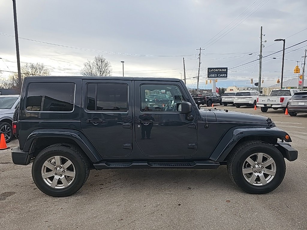 Used 2016 Jeep Wrangler Unlimited Sahara w/ Connectivity Group image 7