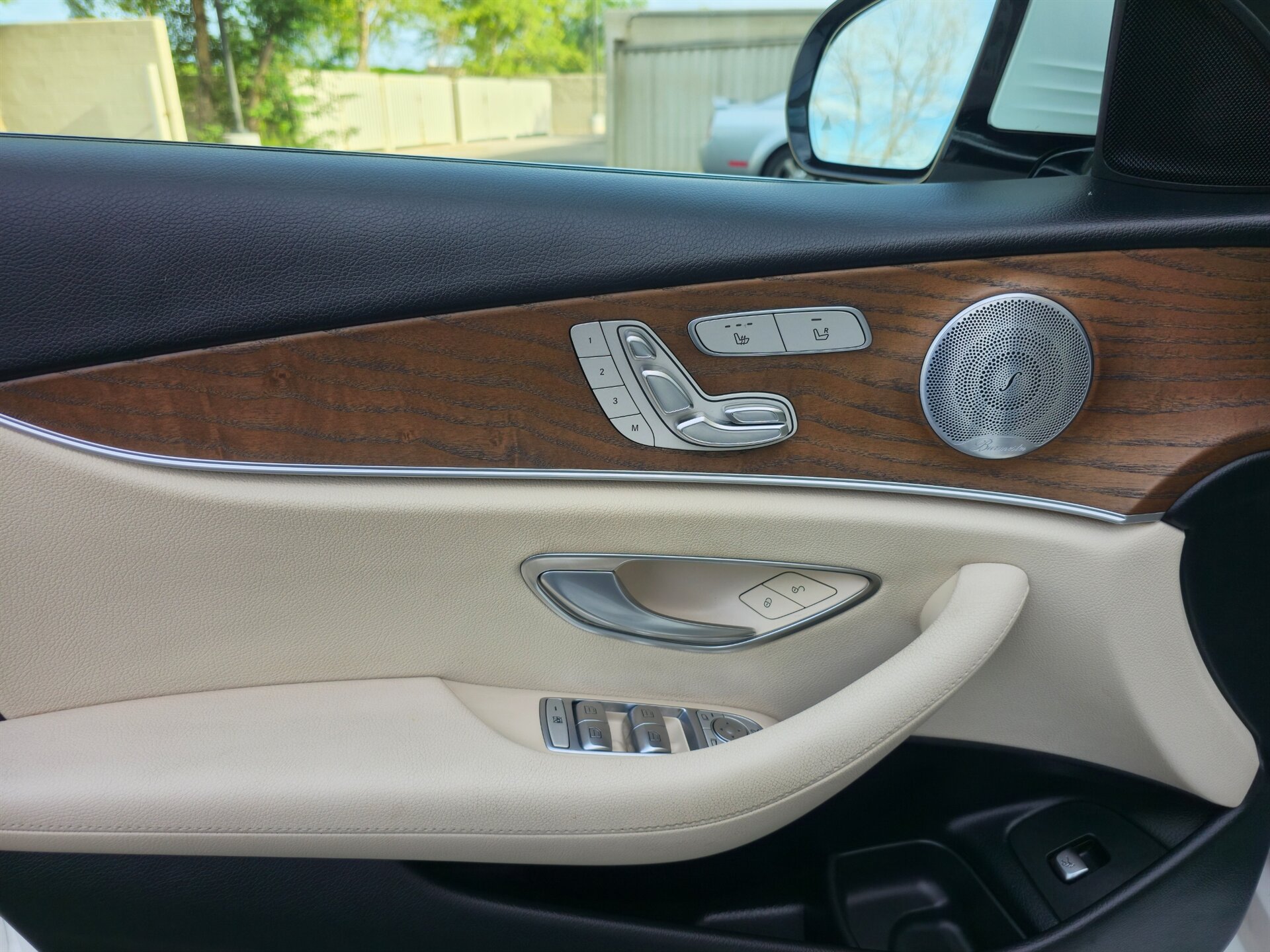 Used 2018 Mercedes-Benz E 400 4MATIC Sedan w/ Premium 1 Package image 12