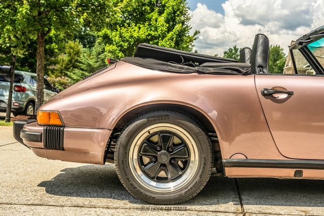 Used 1988 Porsche 911 Carrera RWD image 10