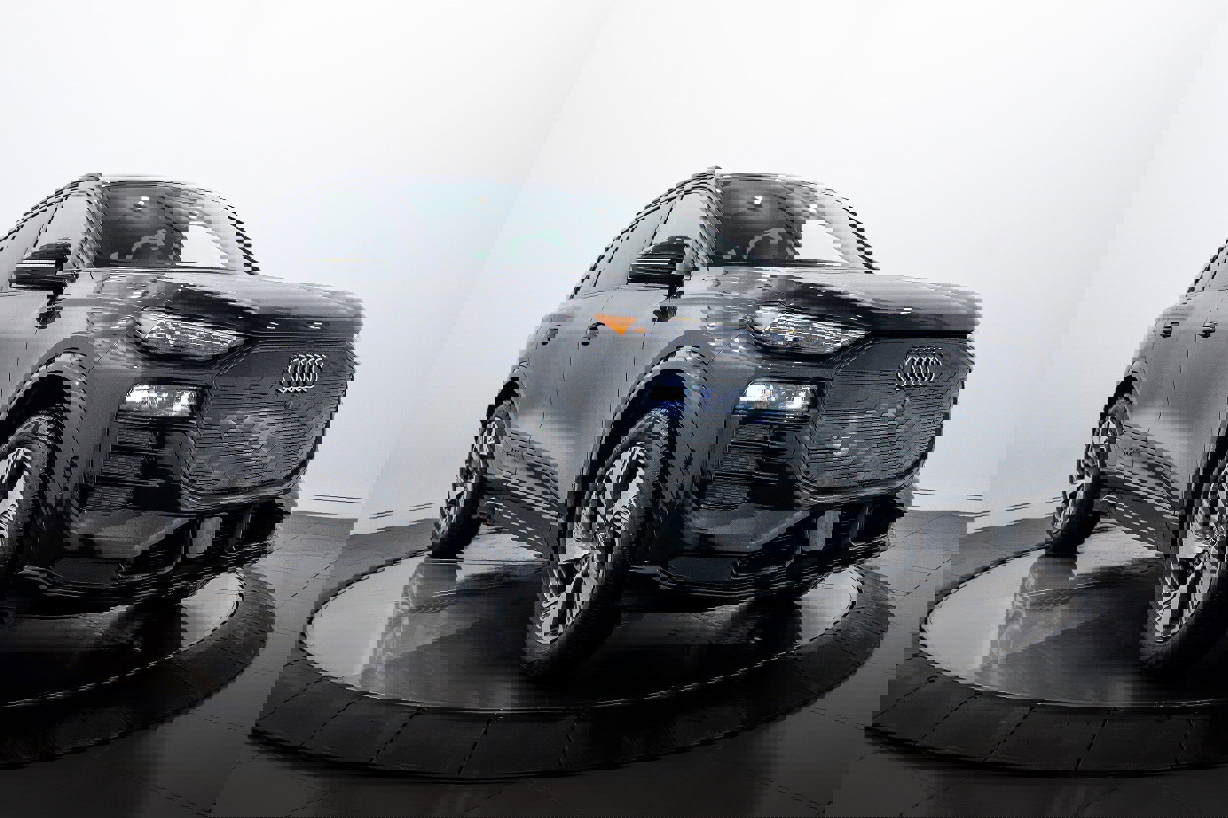 New 2025 Audi Q6 e-tron Premium Plus image 2