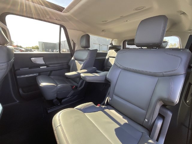Used 2025 Ford Expedition Max Active AWD/4WD image 24