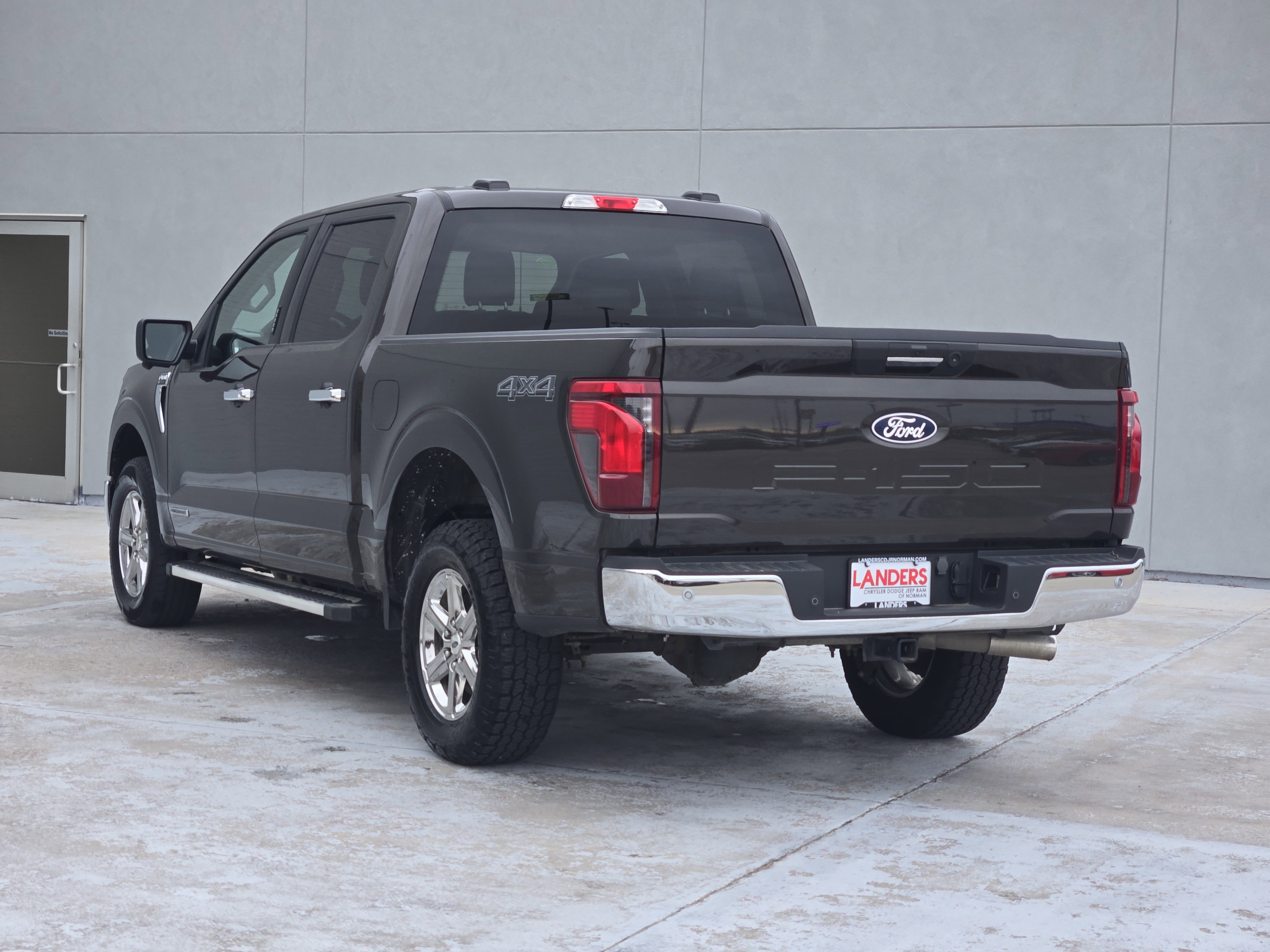 Used 2024 Ford F150 XLT w/ Mobile Office Package image 6