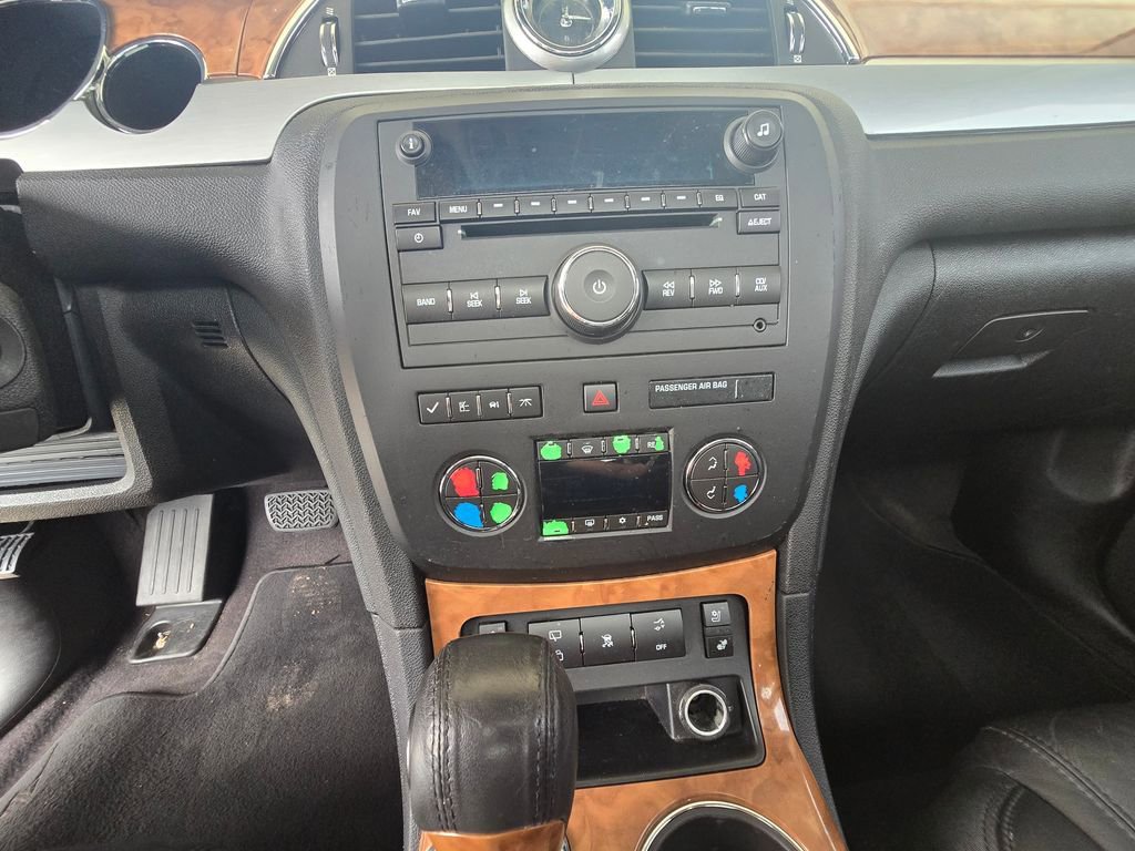Used 2011 Buick Enclave CXL image 34