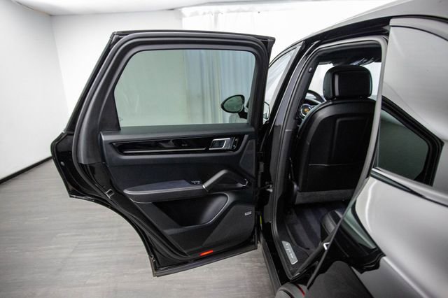Used 2019 Porsche Cayenne S w/ Premium Plus Package image 22