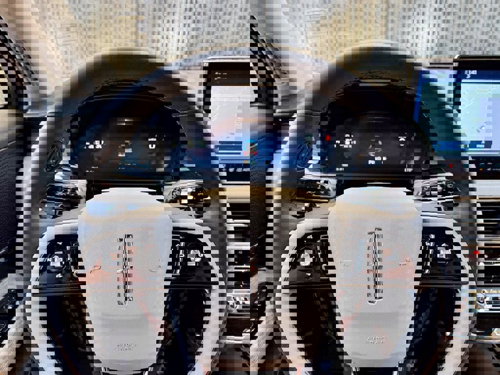 New 2026 Lincoln Corsair Premiere image 25