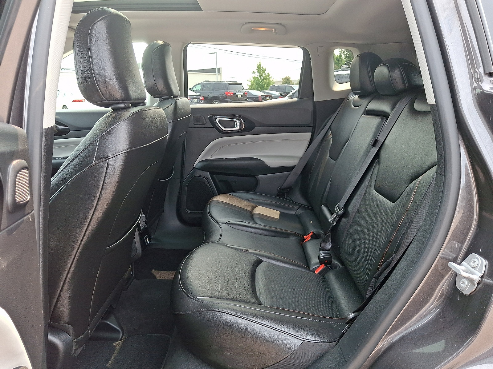 Used 2022 Jeep Compass Limited w/ Sun and Sound Group AWD/4WD image 11
