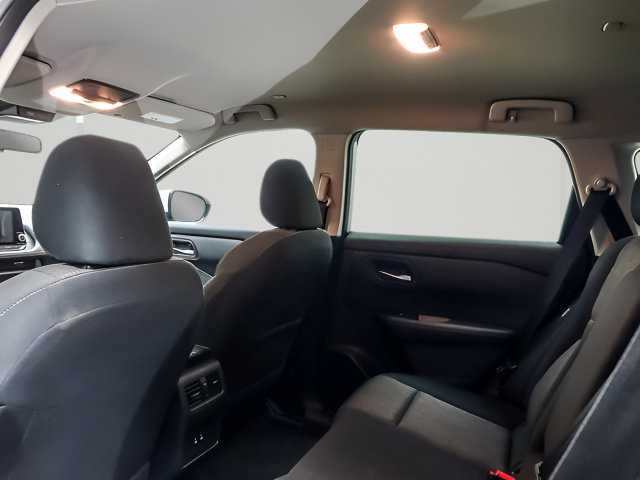 Used 2024 Nissan Rogue SV AWD/4WD image 11