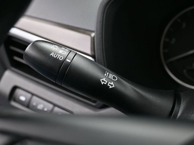 Used 2023 Nissan Altima 2.5 SV image 23