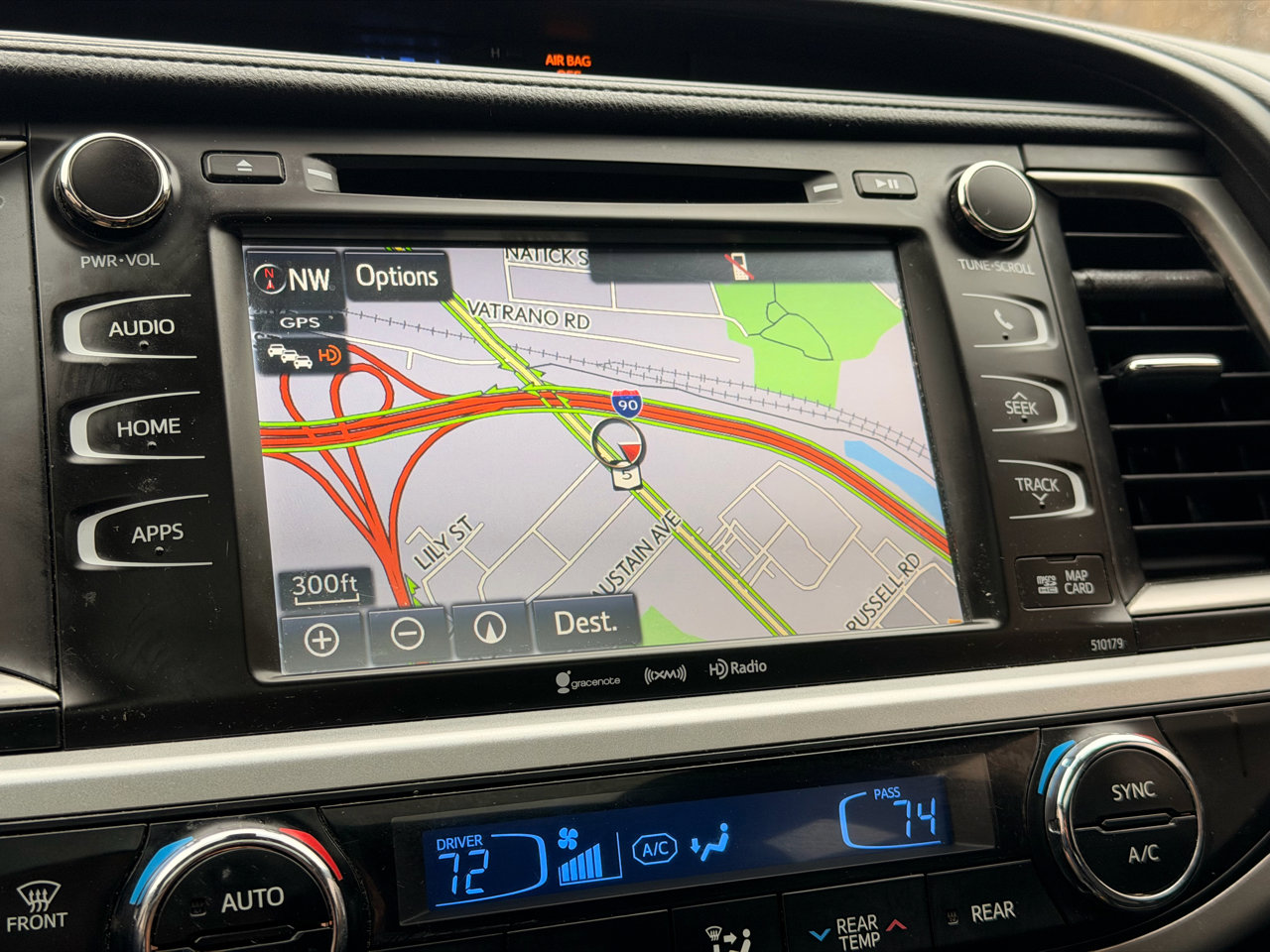 Used 2017 Toyota Highlander SE w/ Carpet Mat Package image 31