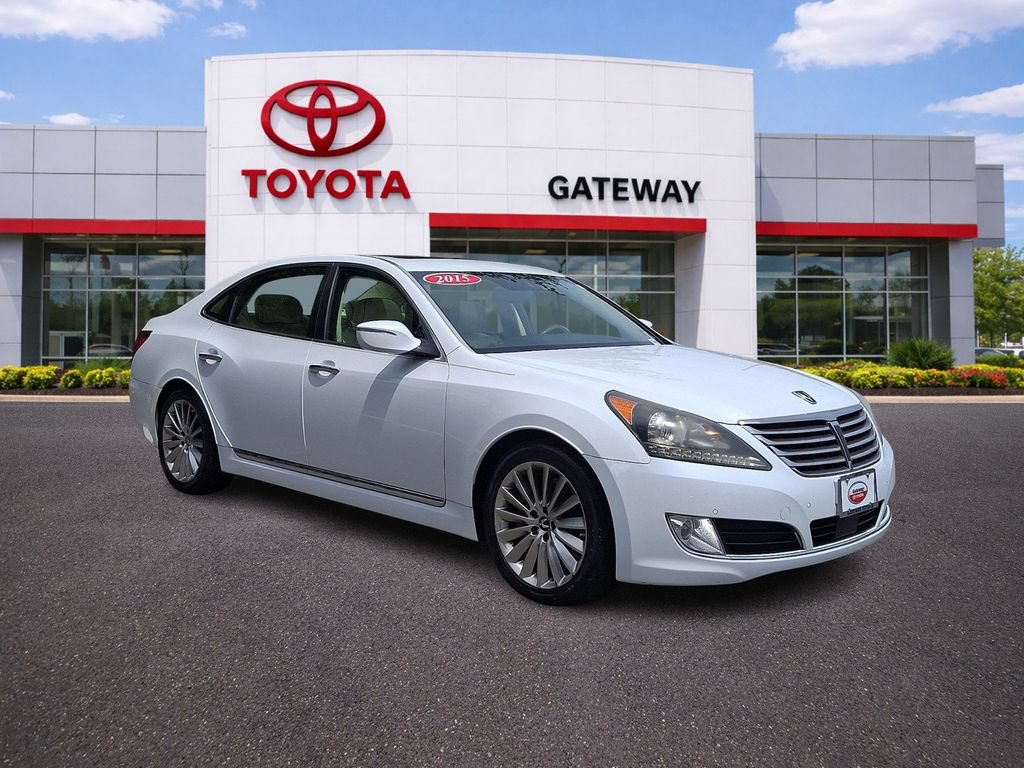 Used 2015 Hyundai Equus Signature RWD image 3