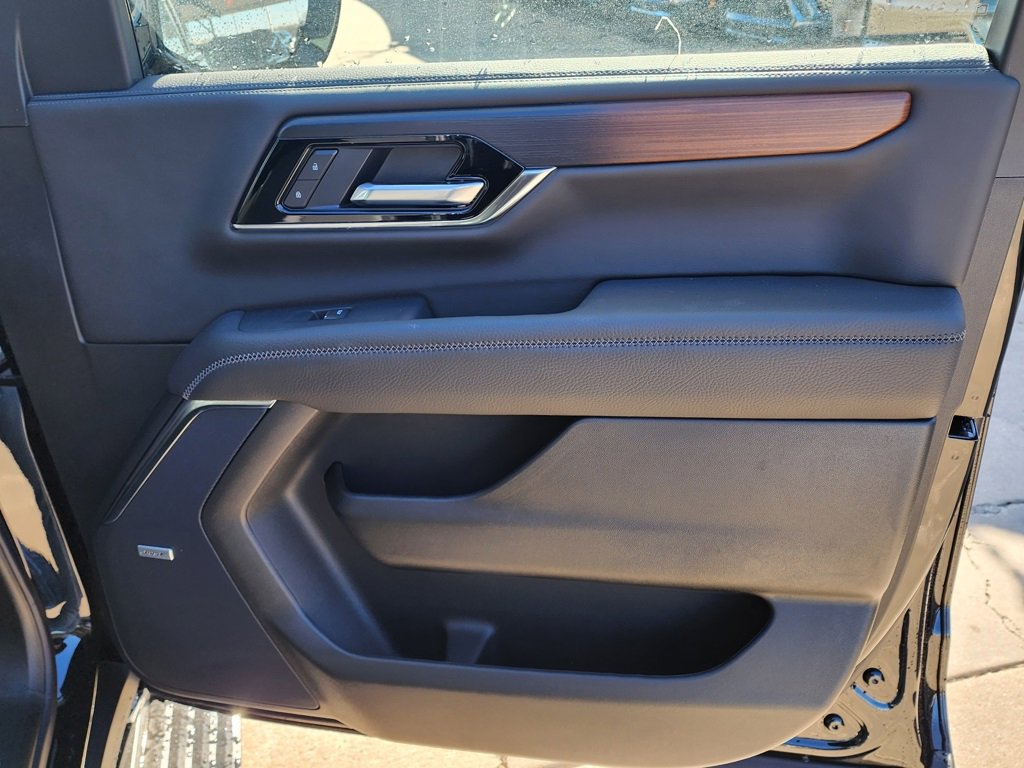 New 2026 GMC Yukon XL Denali w/ Denali Reserve Package image 45