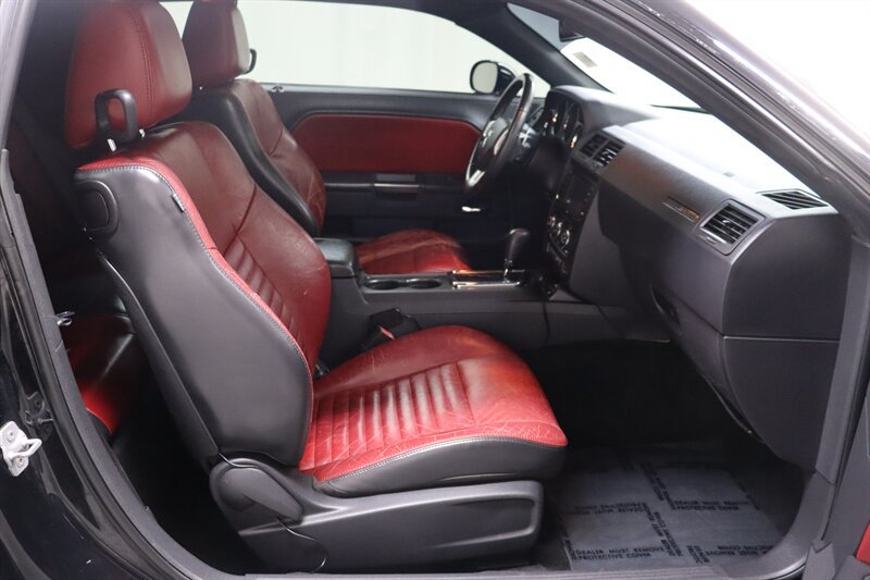 Used 2012 Dodge Challenger SXT RWD image 22