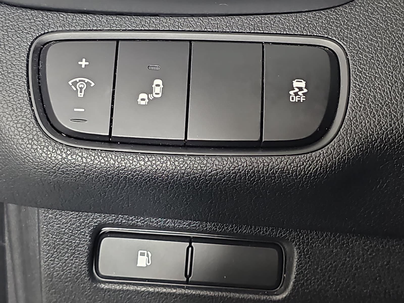 Used 2020 Kia Sorento LX FWD image 23