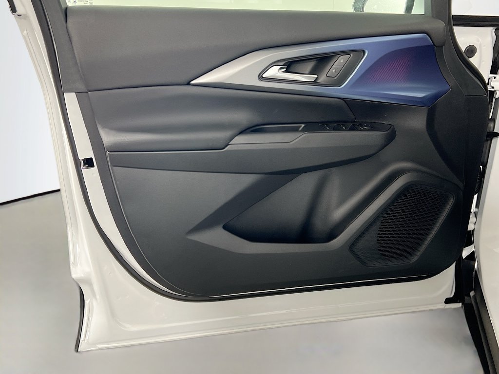 New 2026 Chevrolet Equinox EV LT w/ LPO, All-Weather Mat Package AWD/4WD image 18