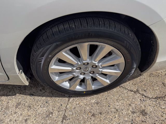 Used 2013 Toyota Sienna Limited w/ Premium Pkg image 31