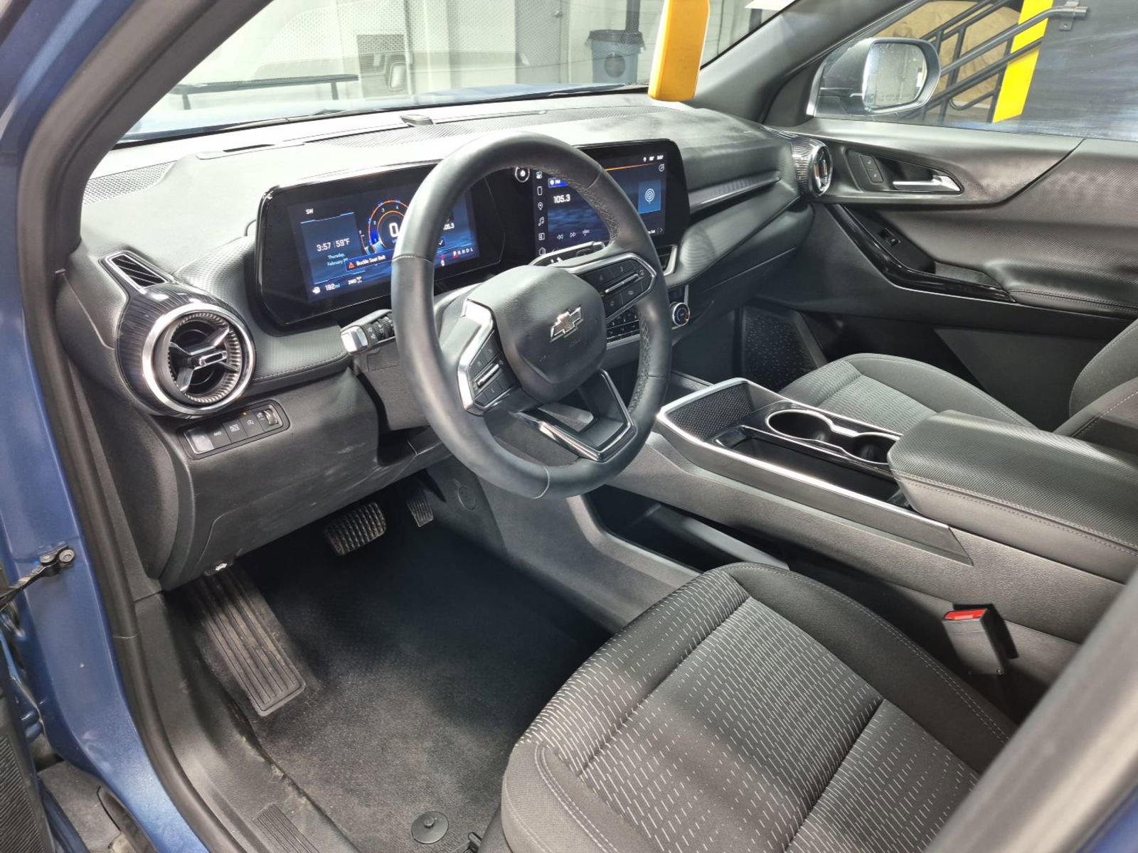 Used 2025 Chevrolet Equinox LT w/ Midnight Edition image 6