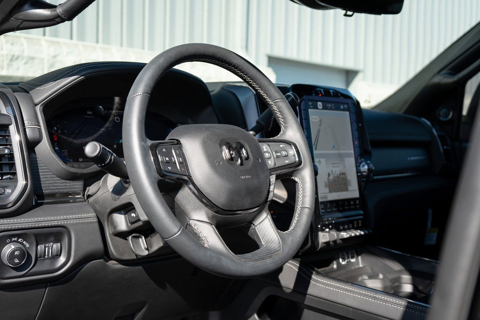 Used 2024 RAM 2500 Limited AWD/4WD image 22