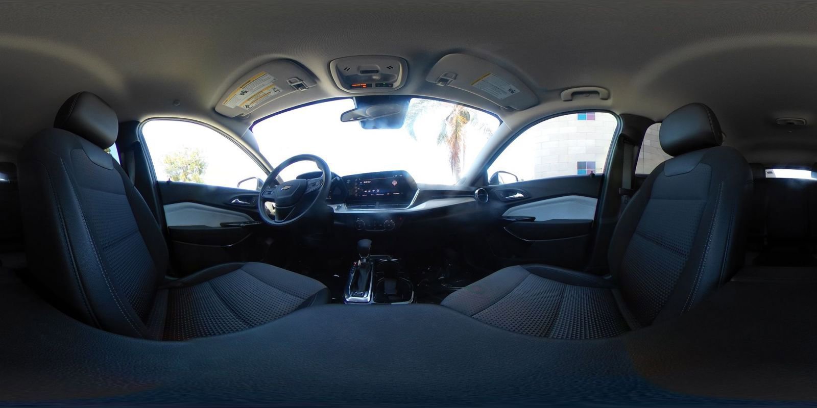 Used 2025 Chevrolet Trax LT FWD image 42