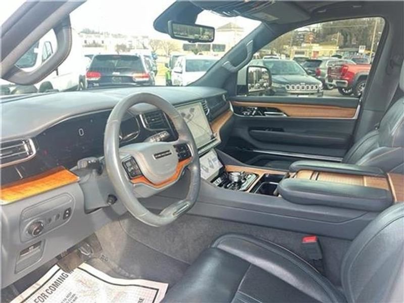 Used 2022 Jeep Grand Wagoneer Series II w/ Convenience Group III image 17