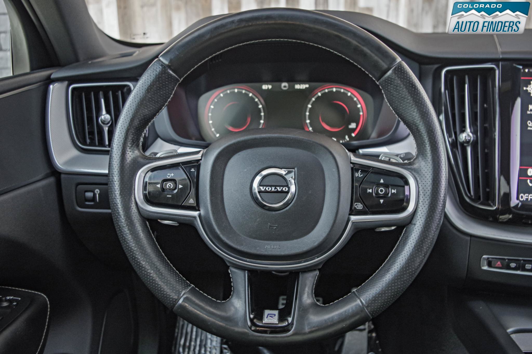 Used 2018 Volvo XC60 T5 R-Design w/ Convenience Package AWD/4WD image 13