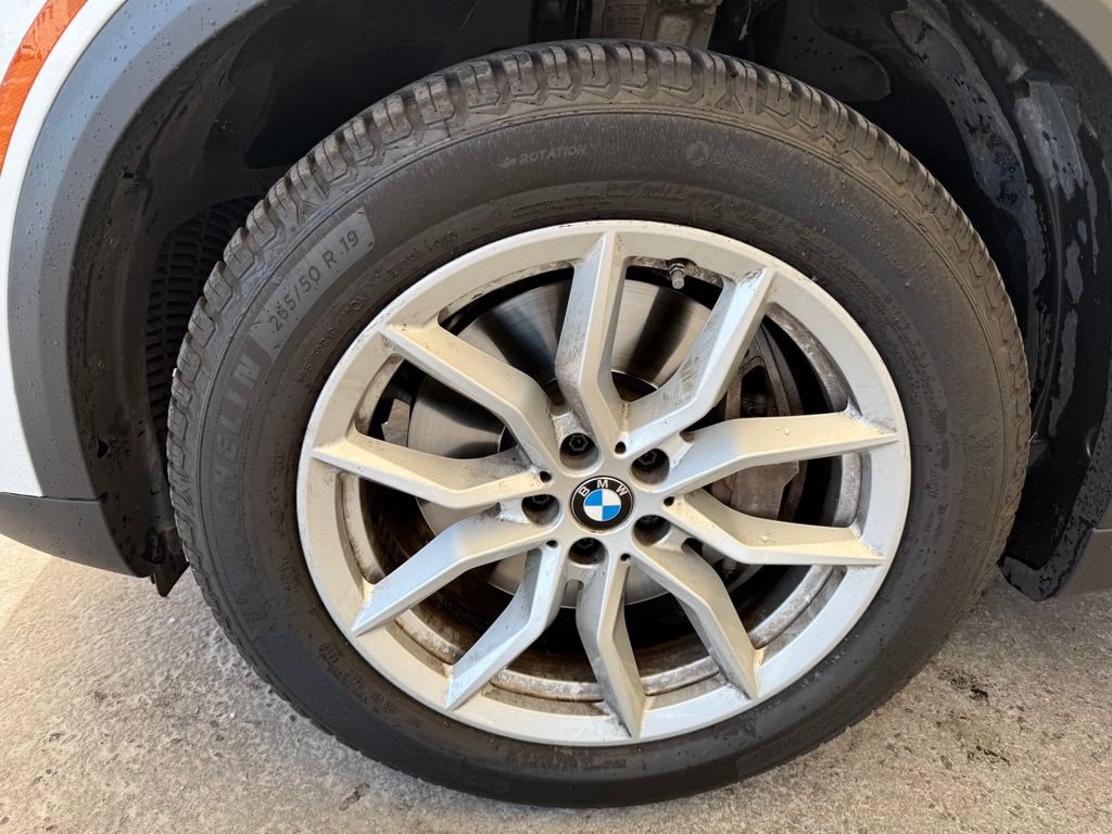 Used 2021 BMW X5 xDrive45e w/ Executive Package 3 AWD/4WD image 3