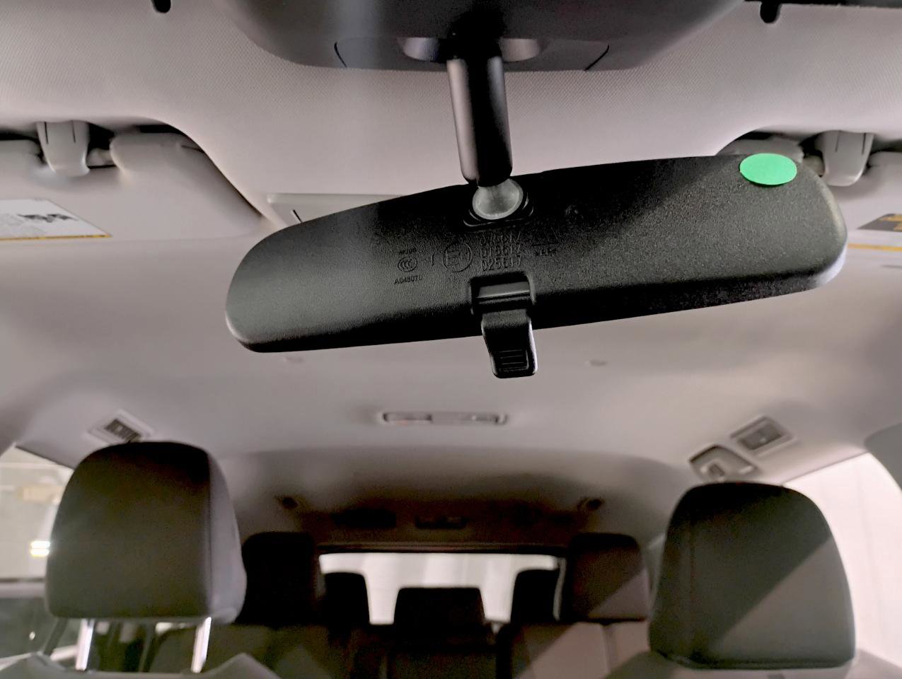 Used 2021 Toyota Highlander L image 35