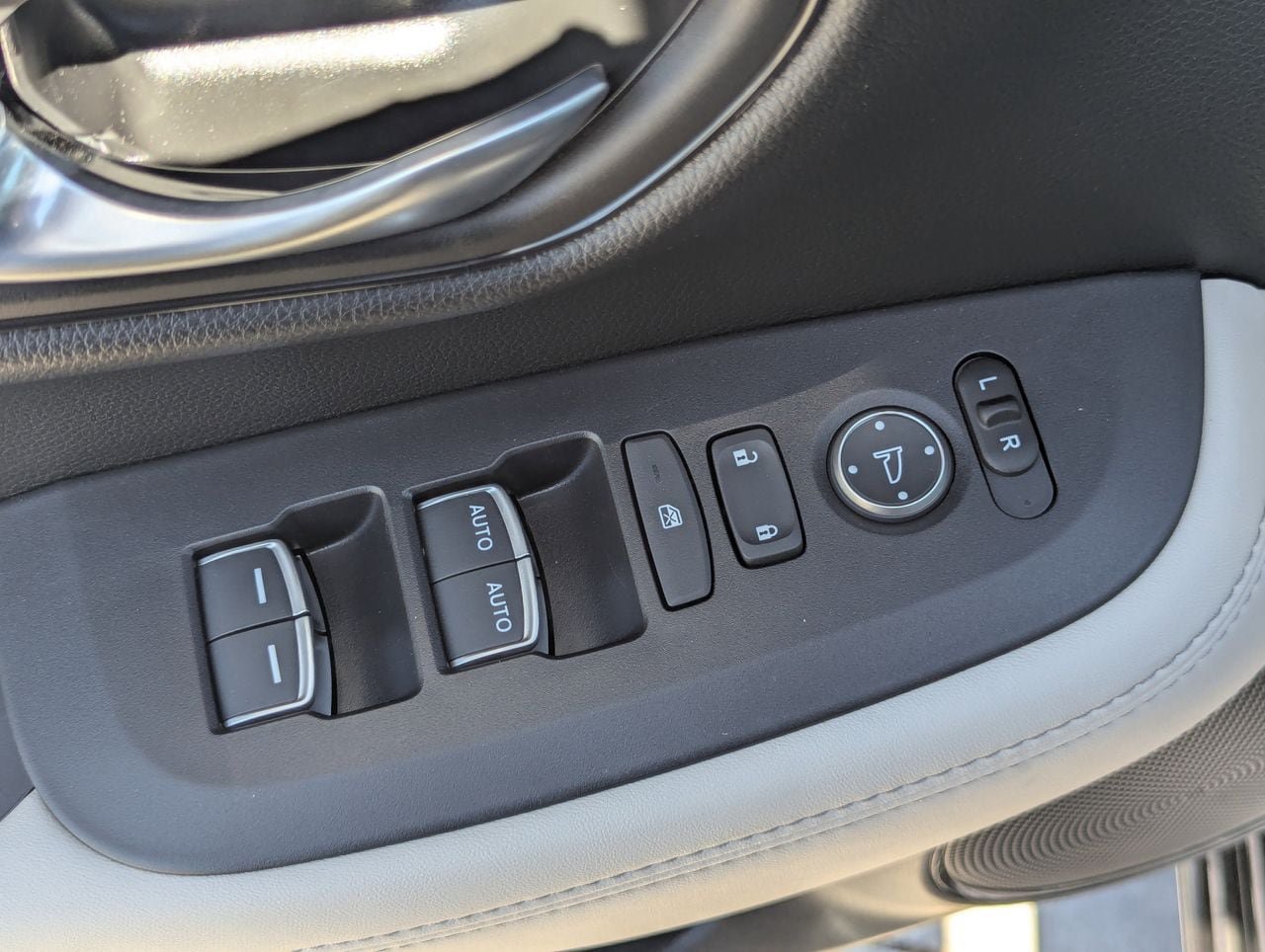 New 2027 Honda HR-V EX-L image 13