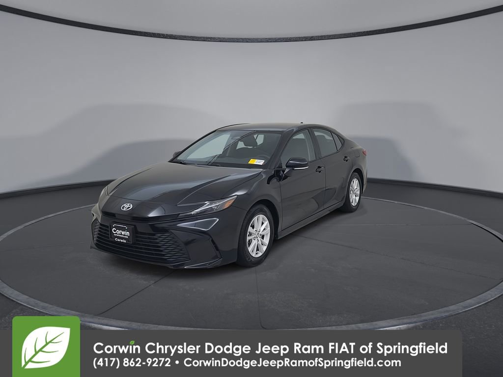 Used 2025 Toyota Camry LE image 6