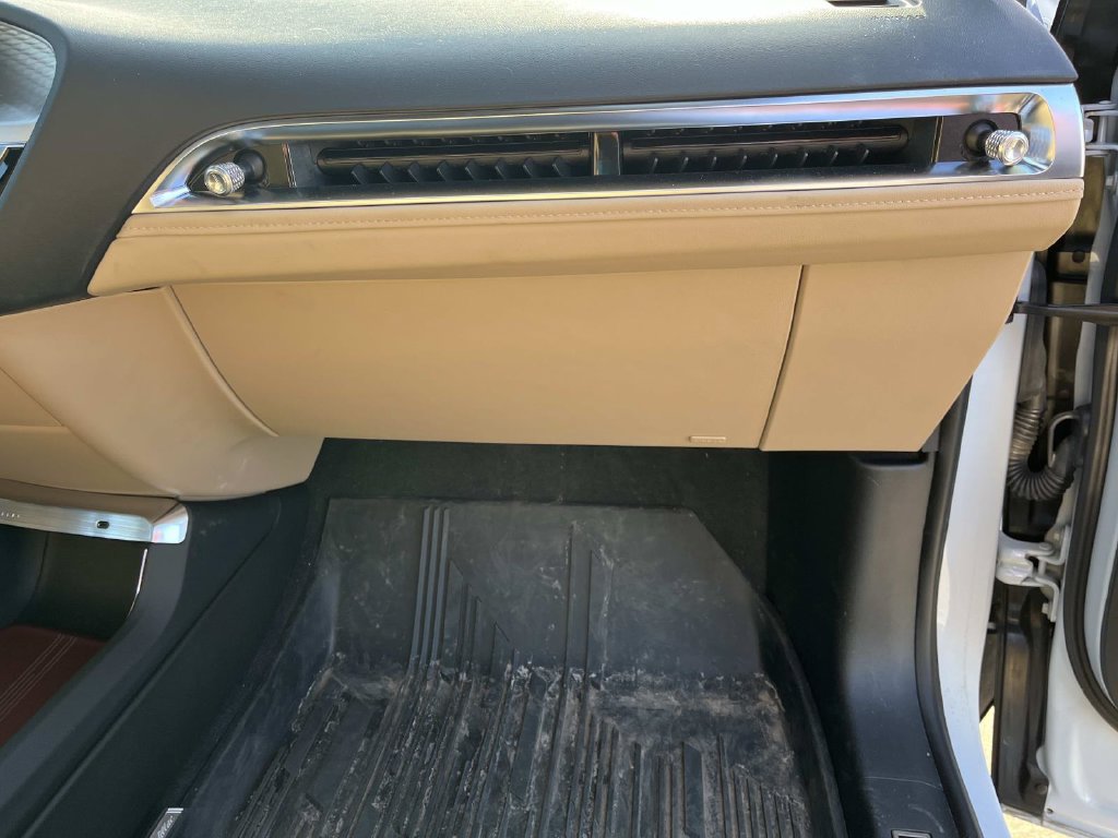 Certified 2026 Cadillac Lyriq Signature Luxury w/ Nappa Leather Package AWD/4WD image 28